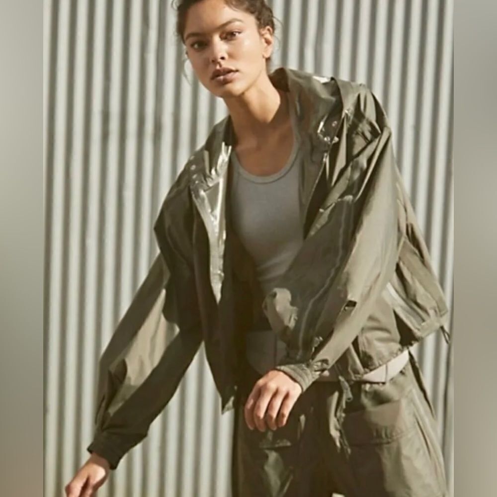 NWT Free people- Rain Check Packable
Waterproof Jacket size XS
Retail $168 - Picture 1 of 12